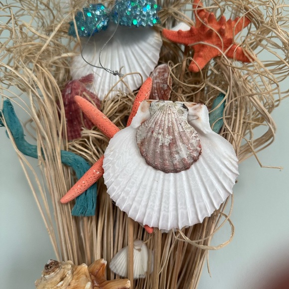 Seashell and Starfish Coastal Arrangement - Picture 9 of 12